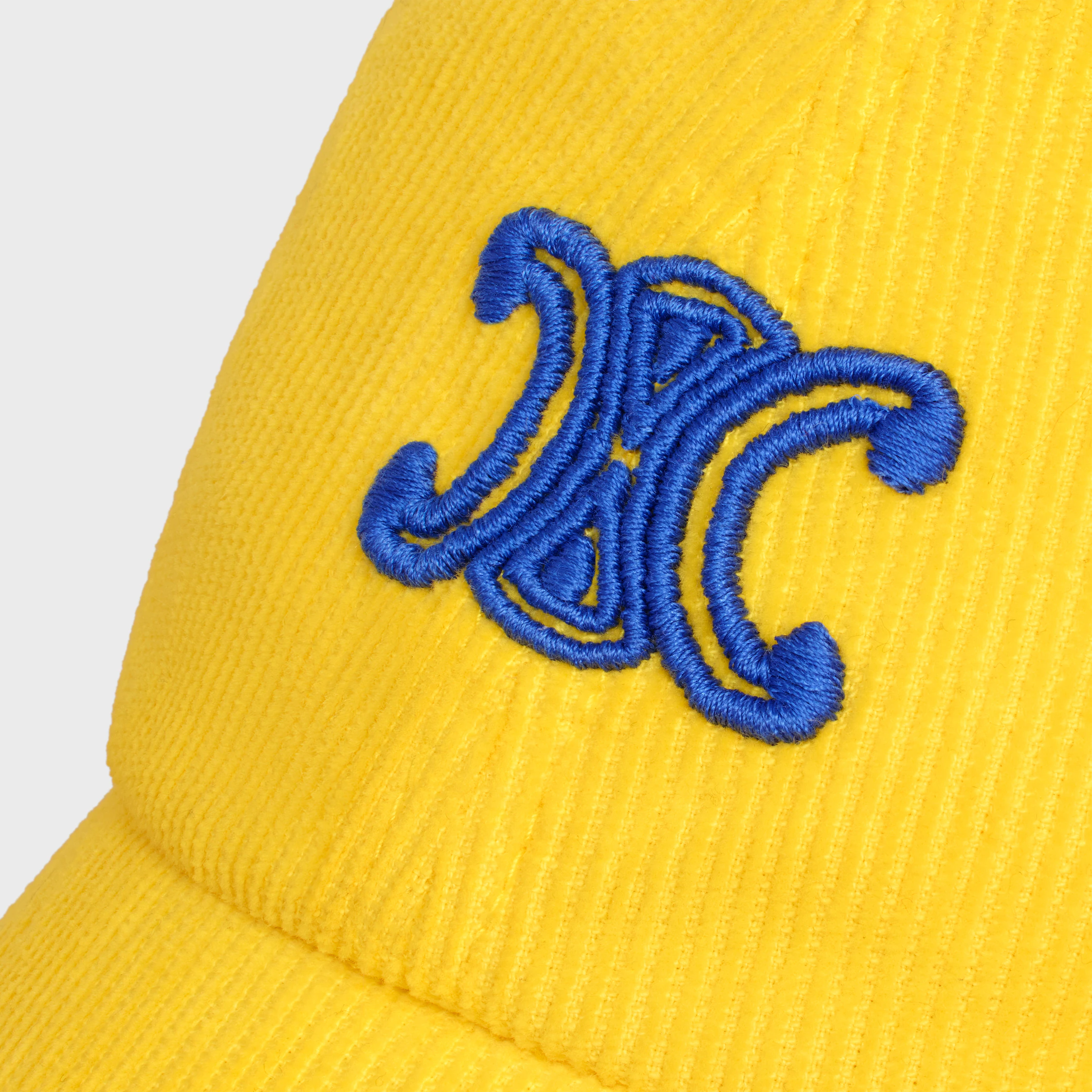 VIVIENNE CAP EM CORDURÓI