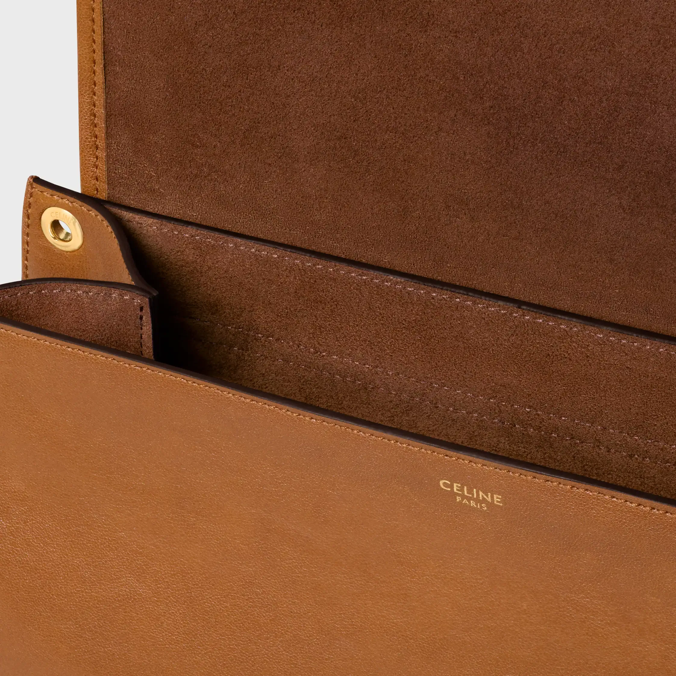 BOLSA SOFT TRIOMPHE EM COURO DE CORDEIRO MACIO E BRILHANTE