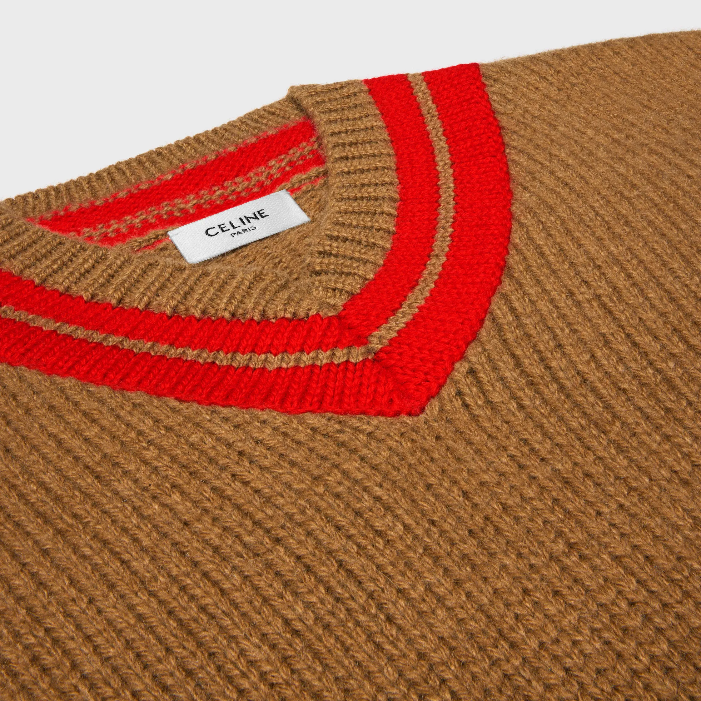 sweater com decote em V em cashmere