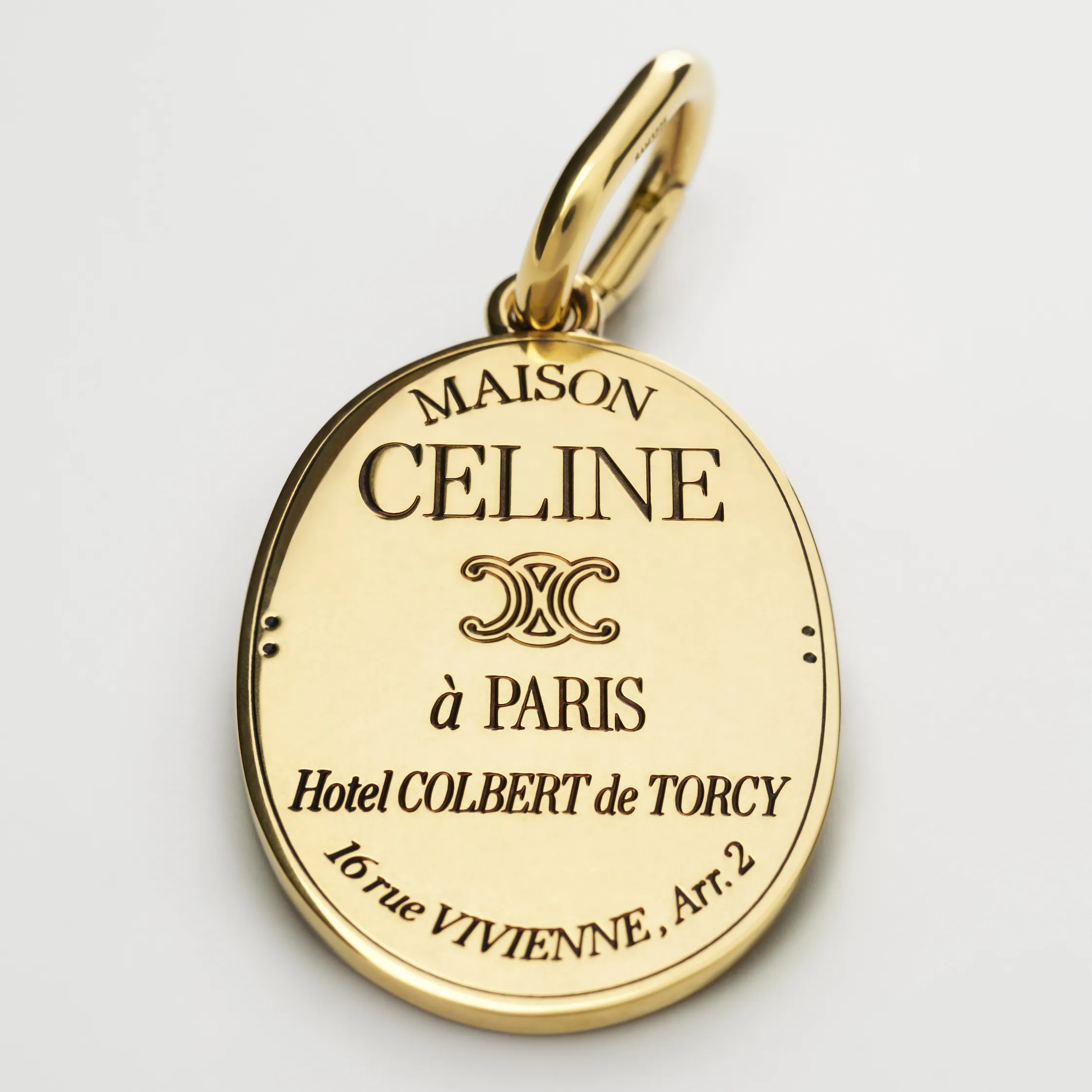 CHARMS MAISON CELINE MEDALHA EM LATÃO COM ACABAMENTO DOURADO