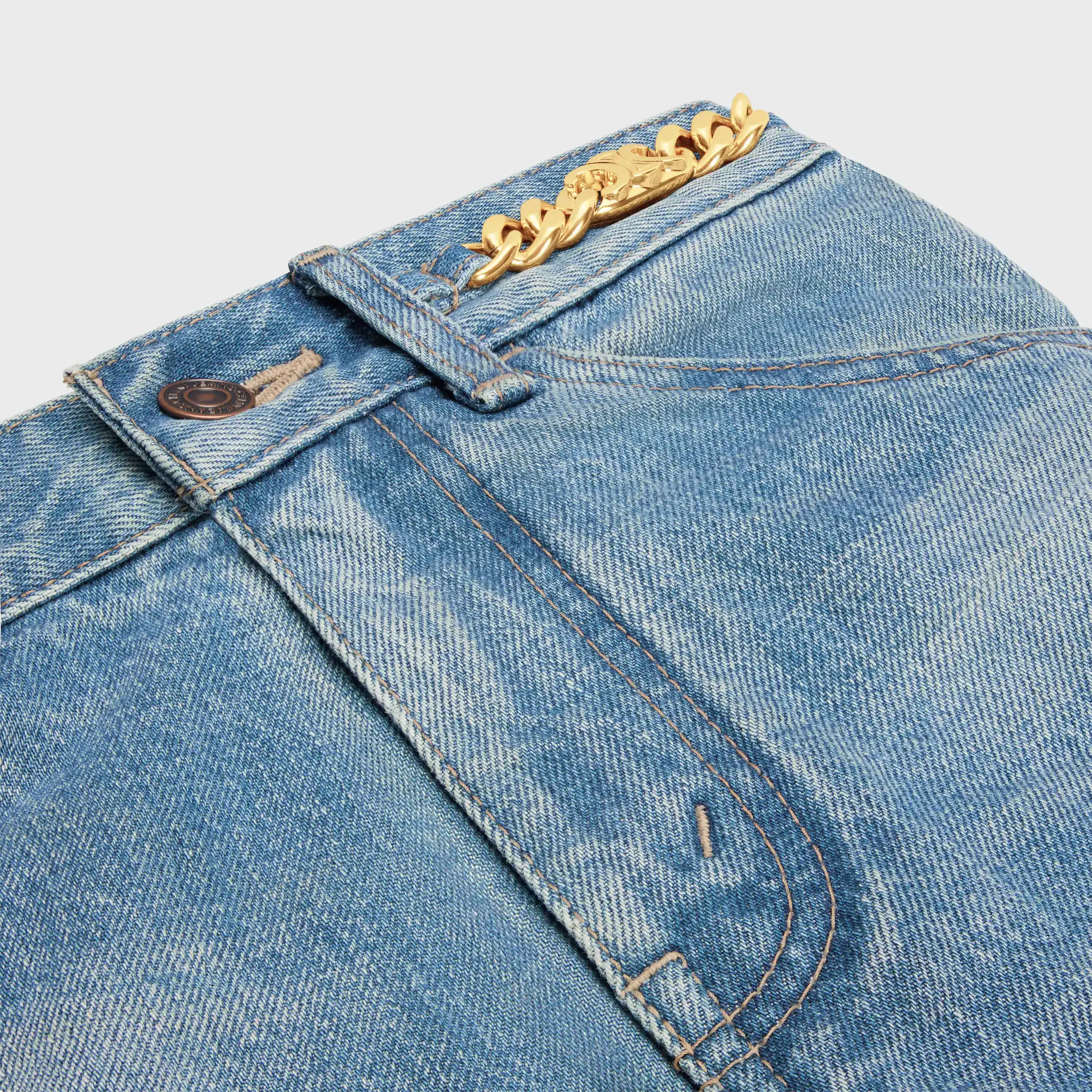 jeans kitty em denim lavagem pismo