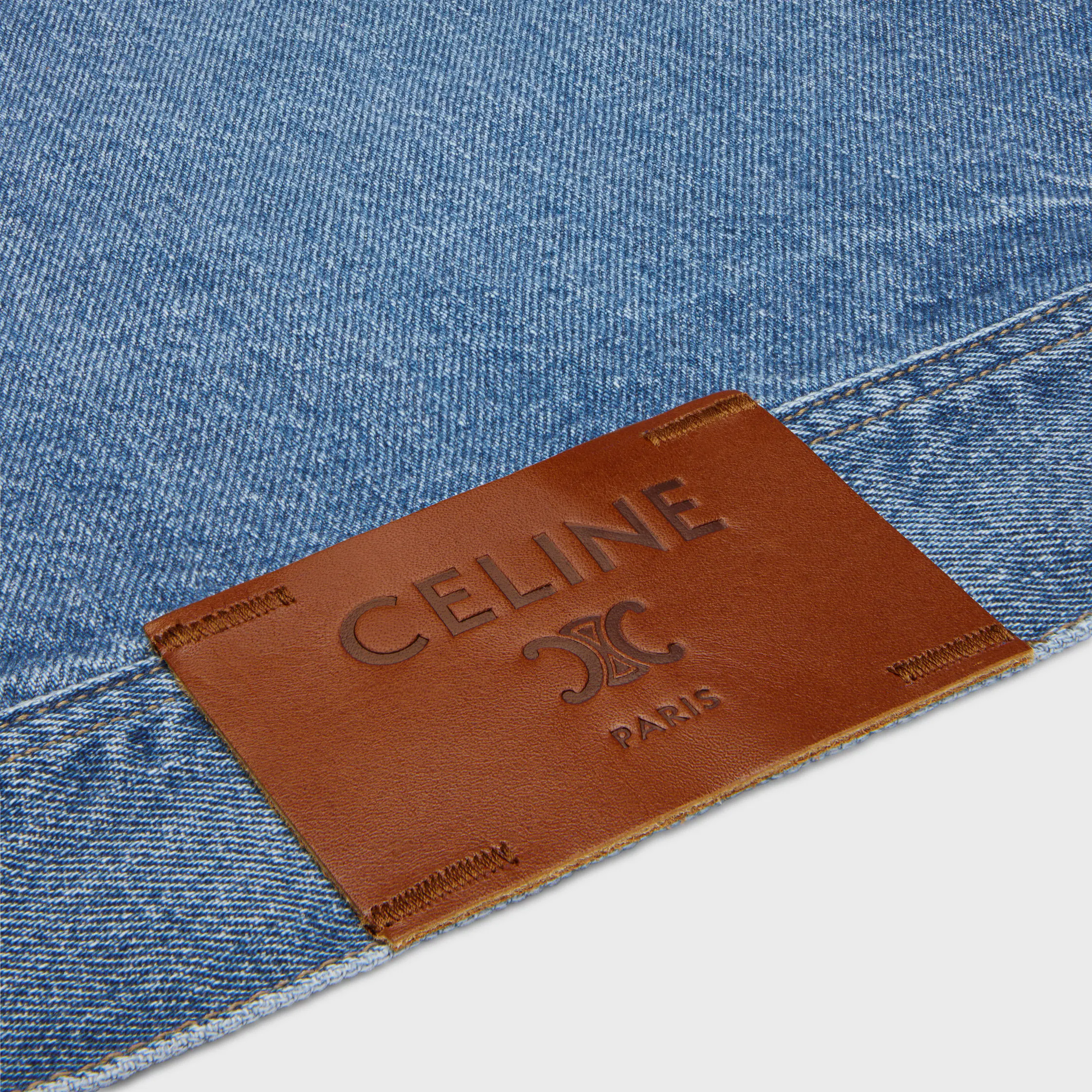 jaqueta trucker em denim de algodão