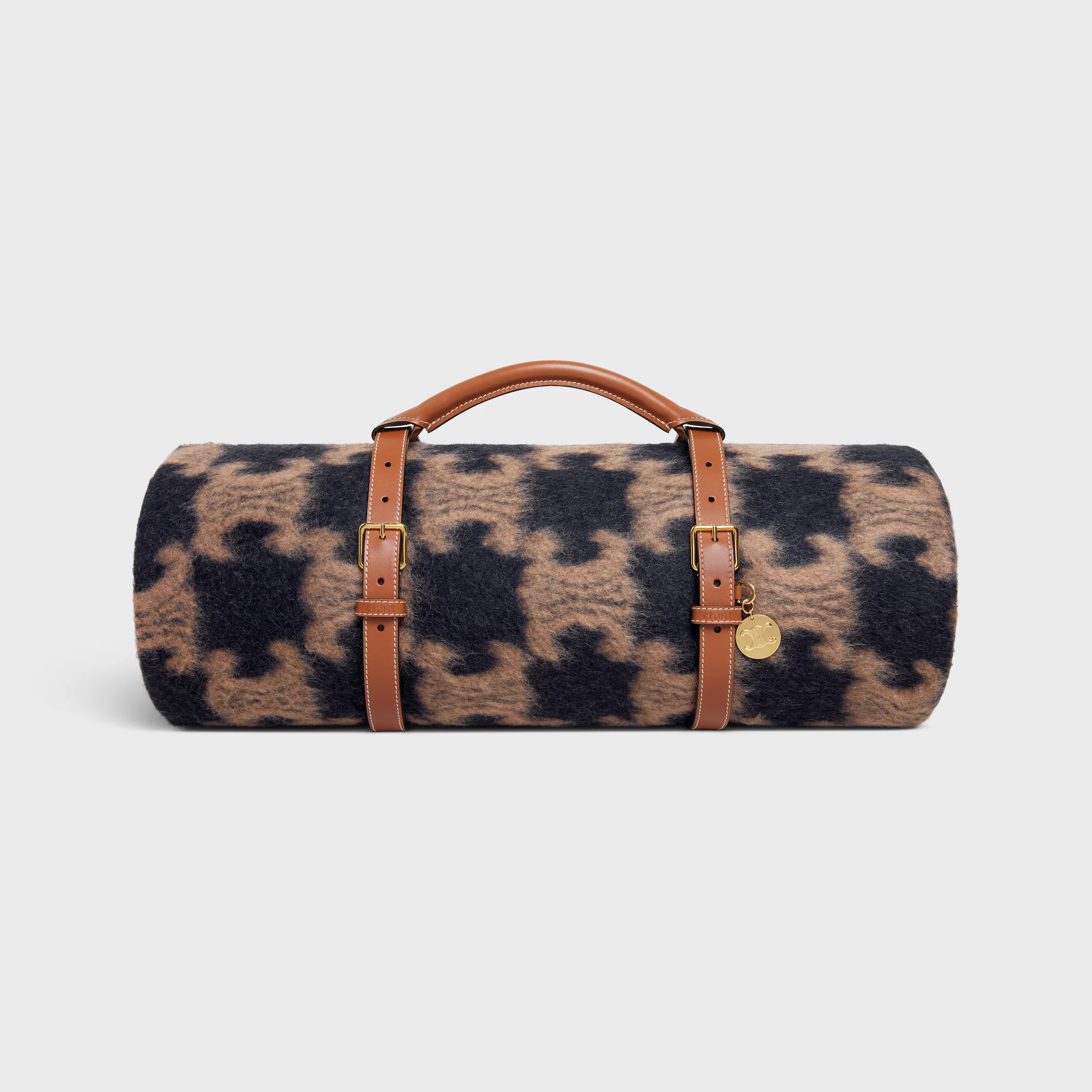 COBERTOR E SUA BOLSA EM COURO DE VACA