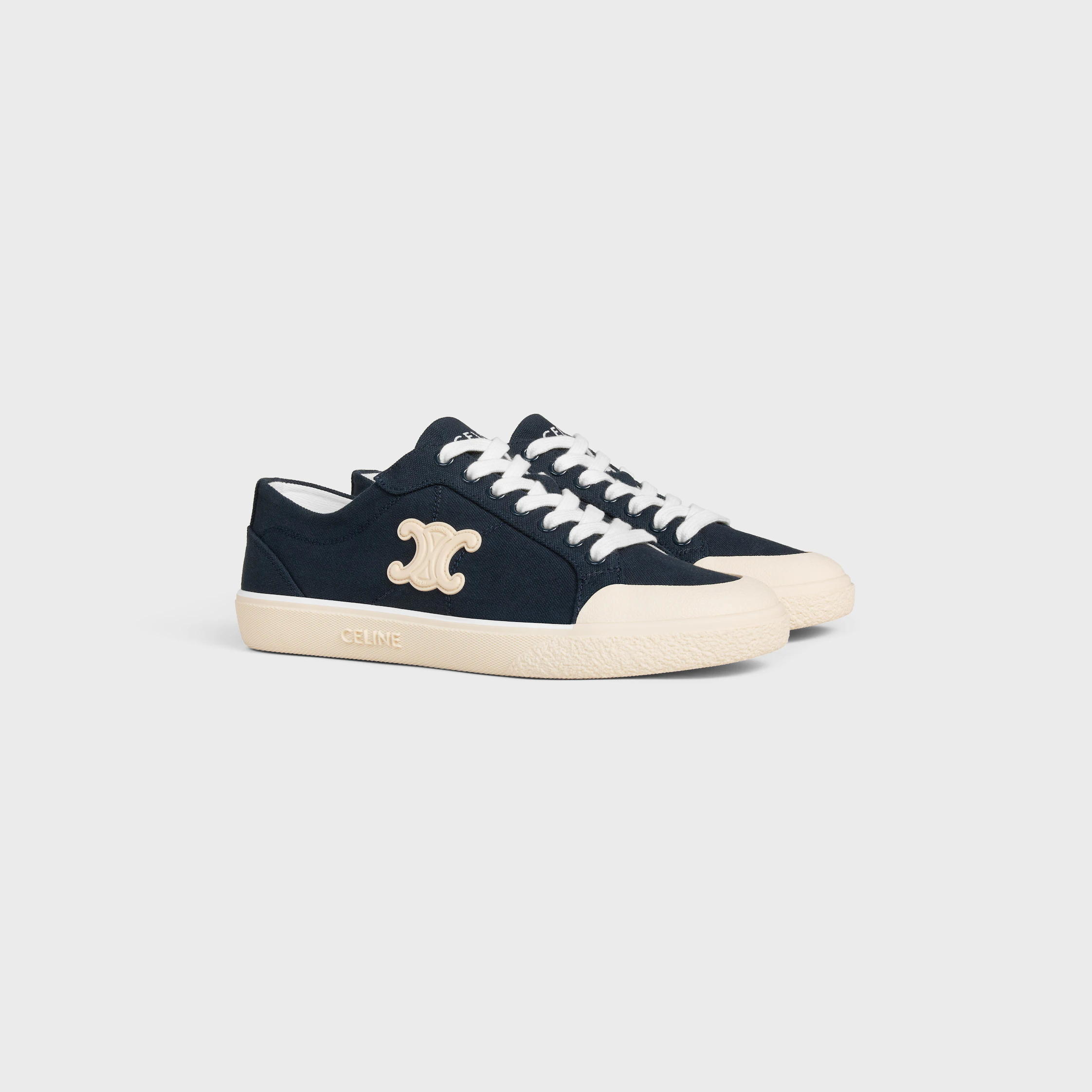 SNEAKER ALAN COM TRIOMPHE EM LONA