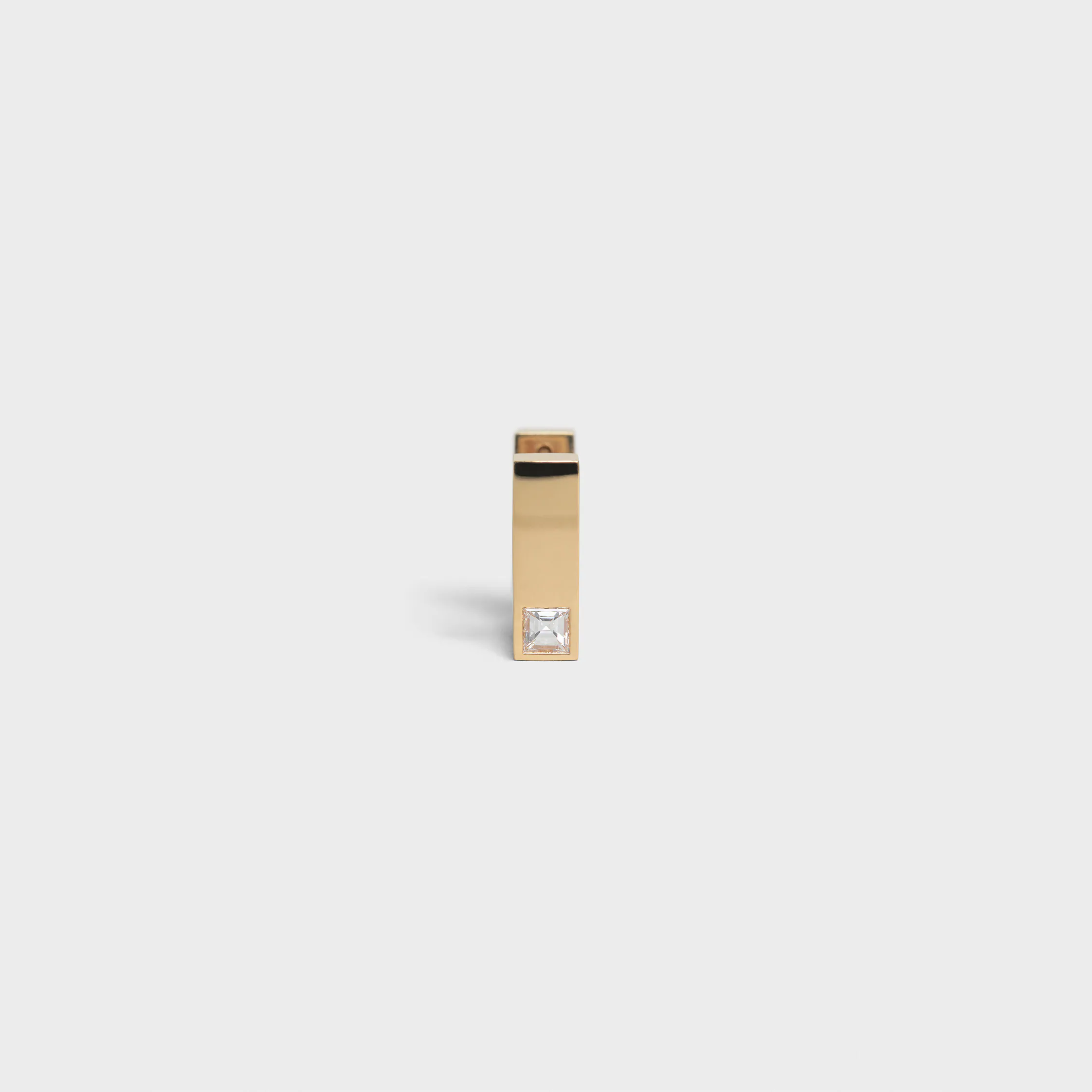 Brinco Quadrado Celine Sentimental em Ouro Amarelo e Diamante