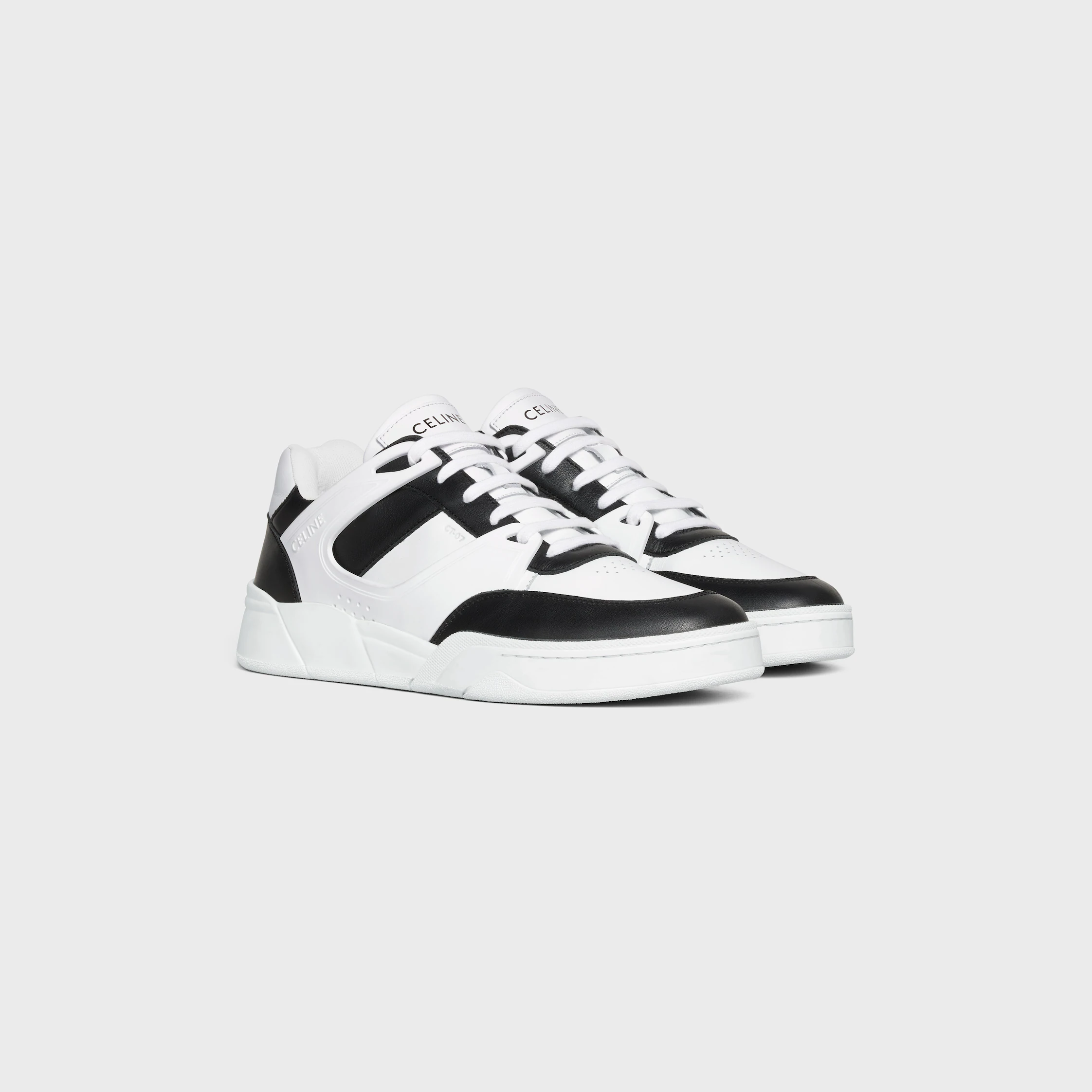 TÊNIS CELINE TRAINER CT-07 BAIXO COM LAÇO EM COURO DE VACA